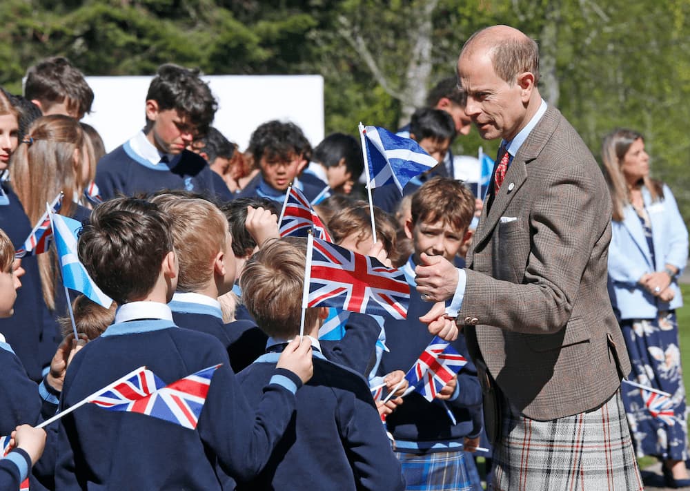 Marking 70 years for Gordonstoun pipers and the Duke of Edinburgh award